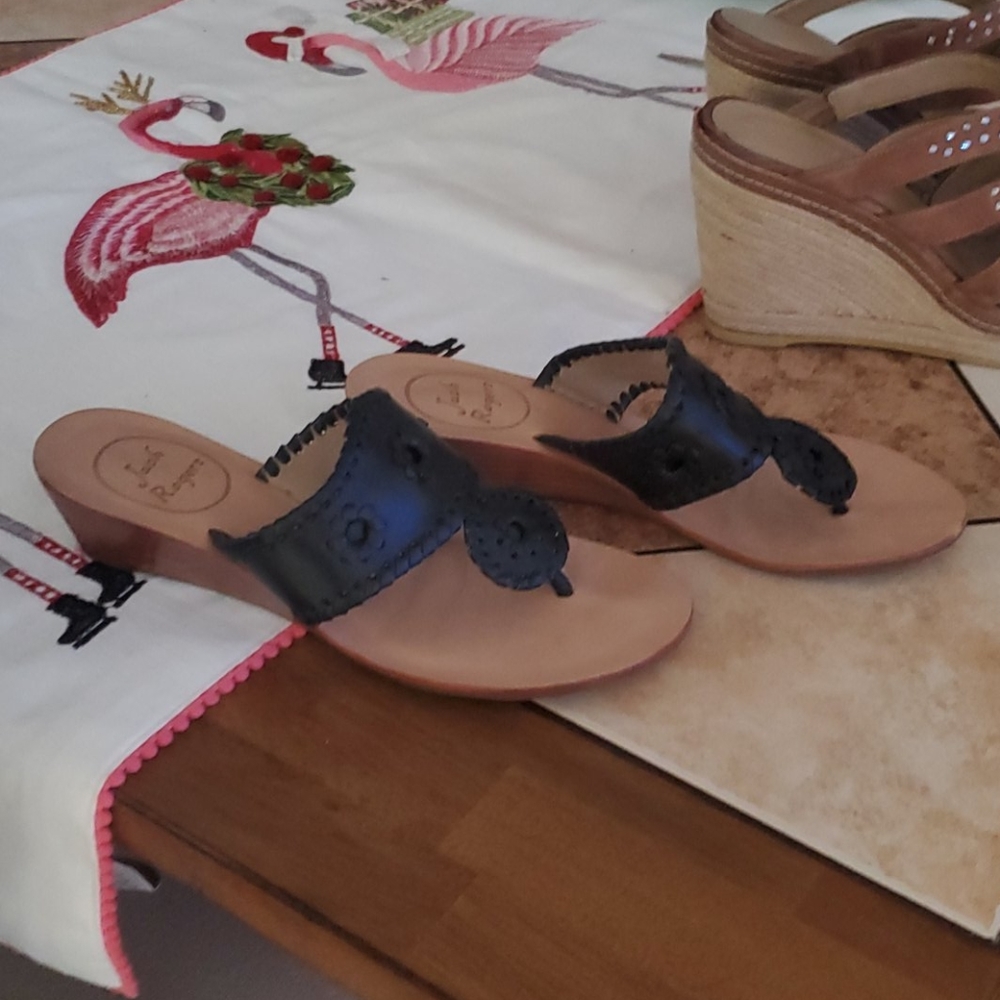 Shoe